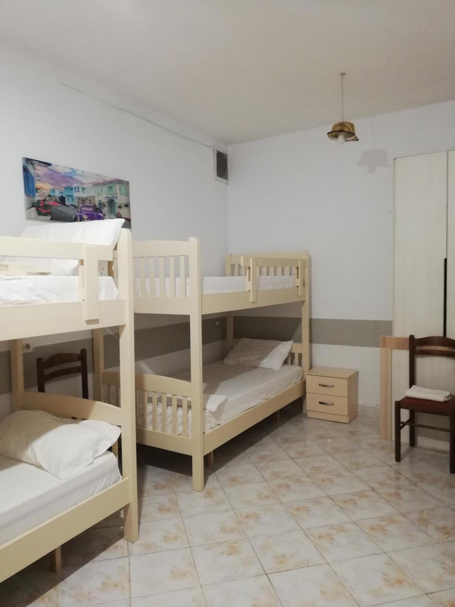 Casa Mia Hostel Vlorë Buitenkant foto